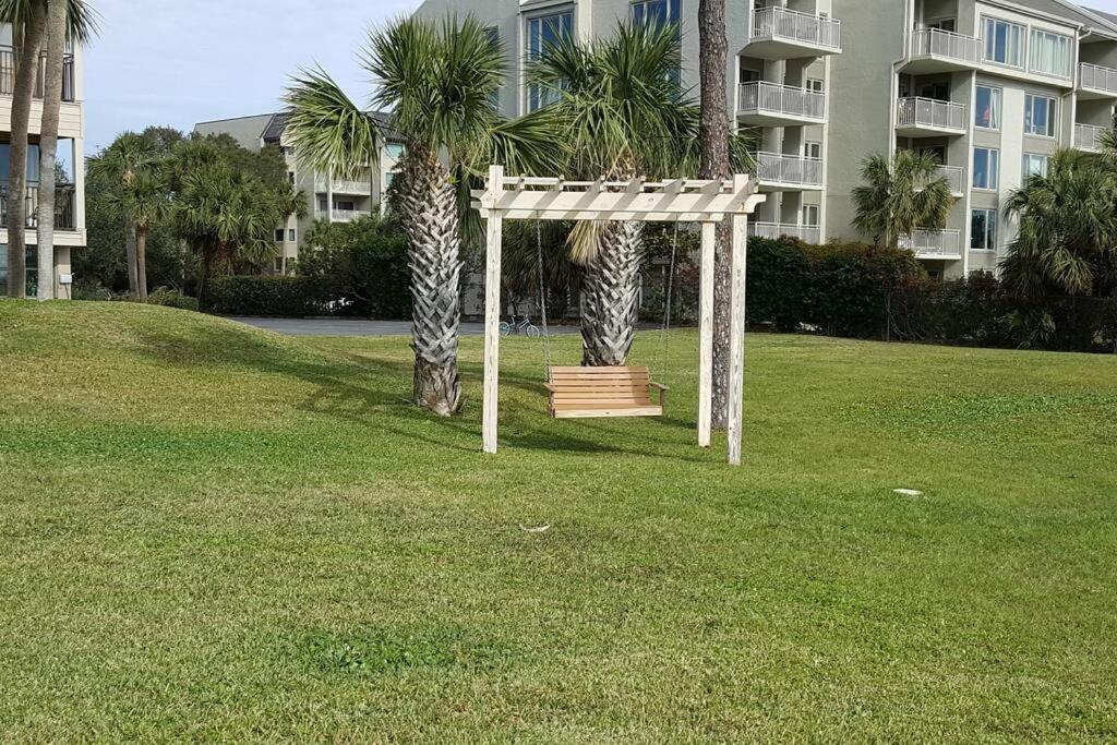 Seaforever-King Bed, Ocean Views With Beach Bikes ฮิลตันเฮดไอส์แลนด์ ภายนอก รูปภาพ